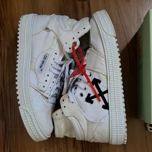 OFF WHITE OFF COURT HIGH WHITE SNEAKERS